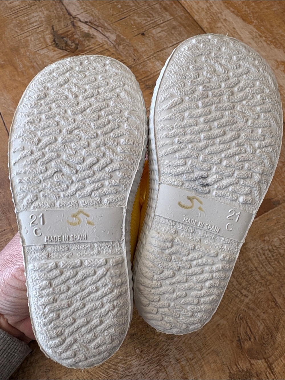Like new Cienta Yellow Canvas Mary Jane Shoes size 21 - Picture 7 of 7